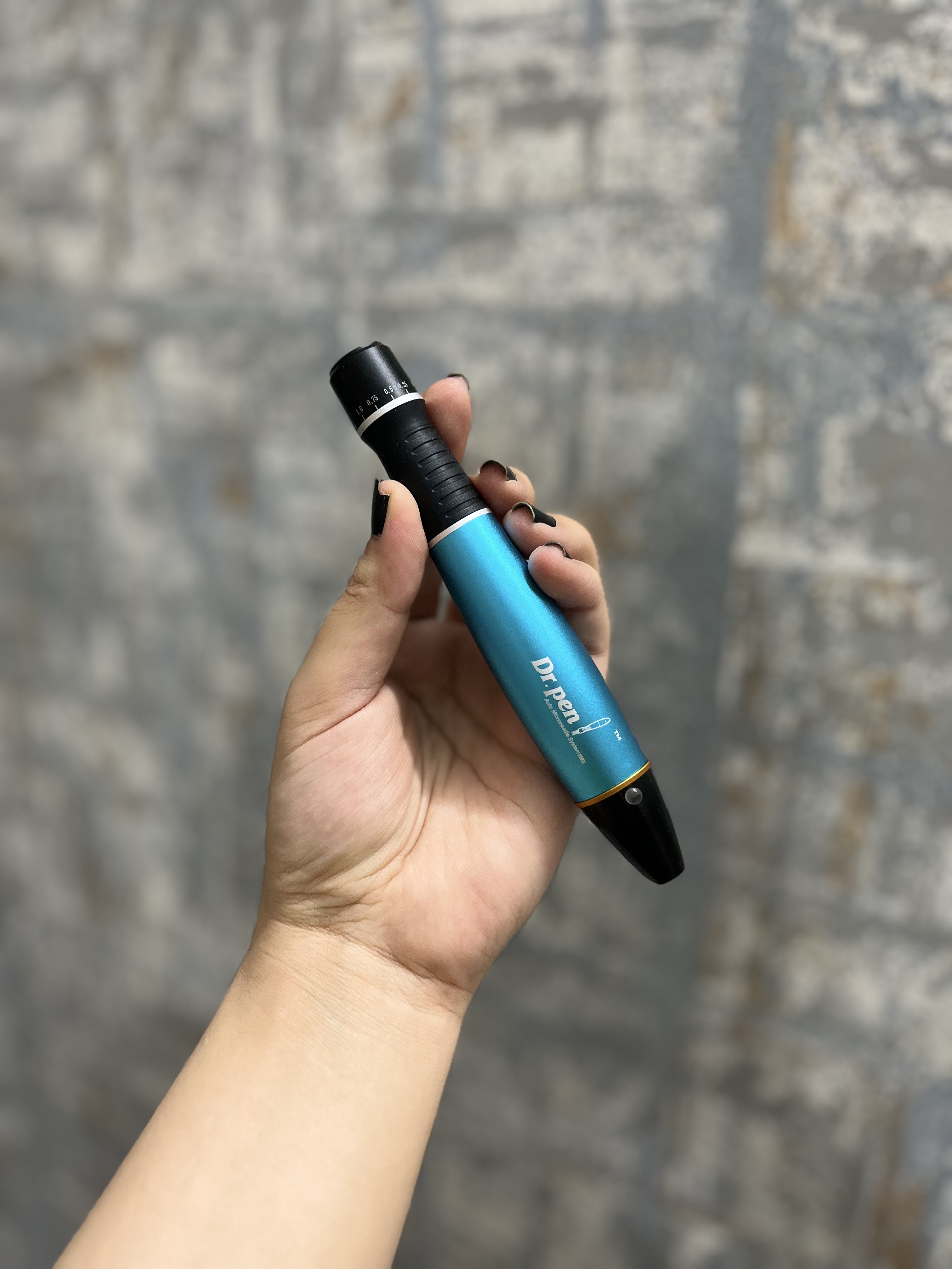 خرید درماپن A1W اصلی دکتر پن میکرونیدلینگ همراه آموزش کامل ارسال فوری derma pen